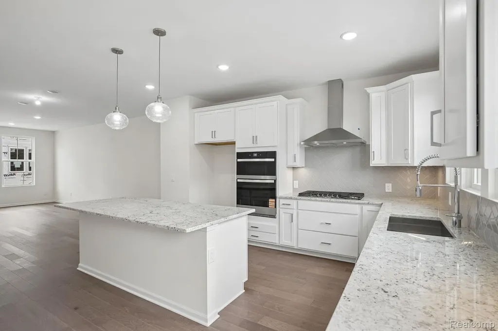 25421 Orwell Street Novi City MI 48375
