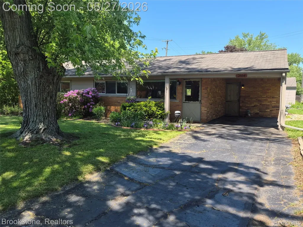 2664 Penna Drive West Bloomfield Charter Township MI 48324