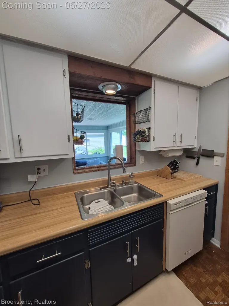 2664 Penna Drive West Bloomfield Charter Township MI 48324
