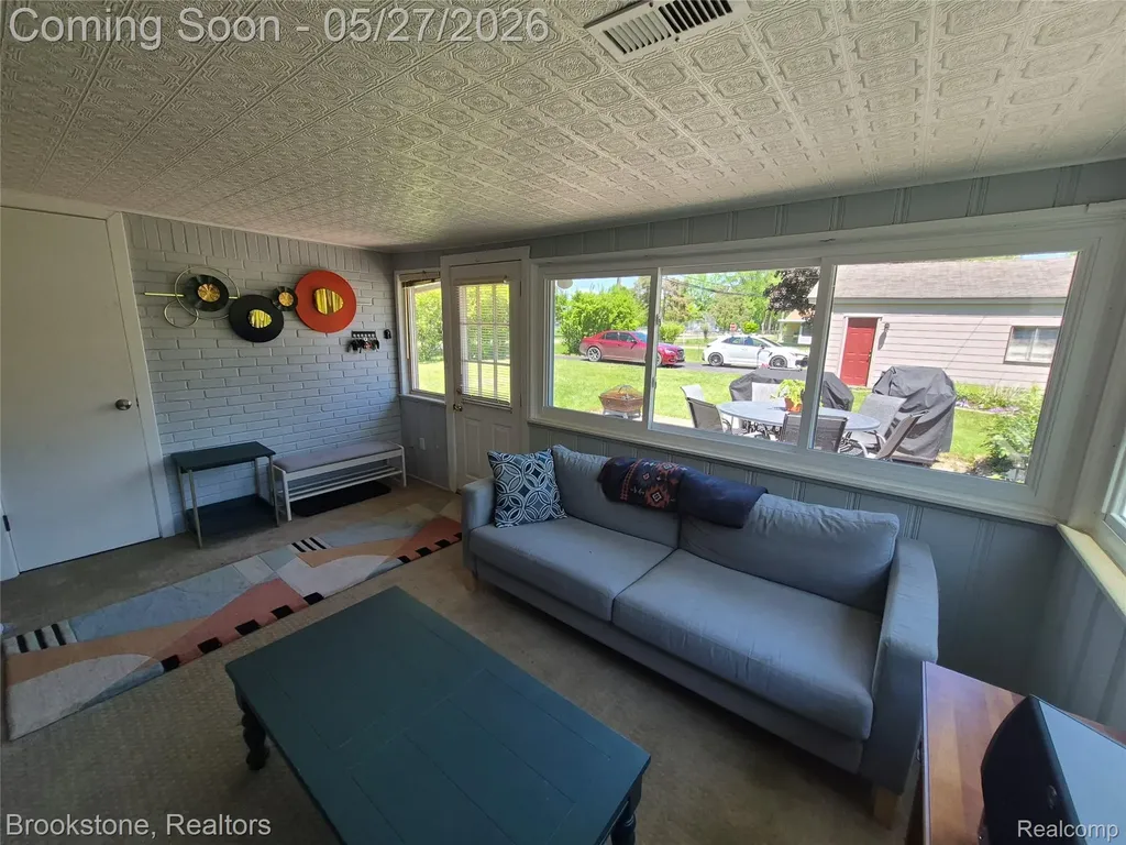 2664 Penna Drive West Bloomfield Charter Township MI 48324