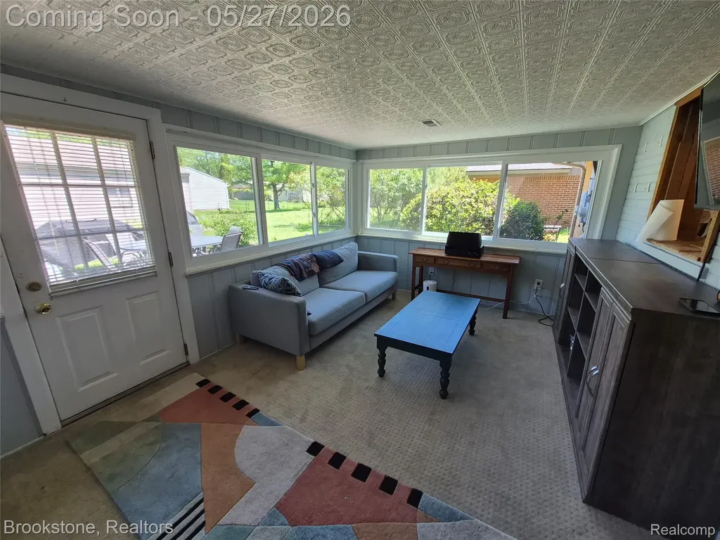 2664 Penna Drive West Bloomfield Charter Township MI 48324