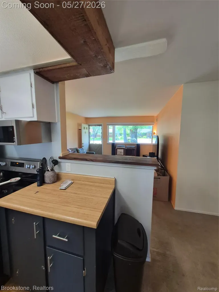 2664 Penna Drive West Bloomfield Charter Township MI 48324