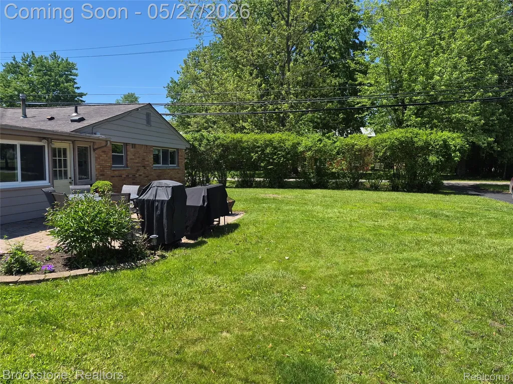 2664 Penna Drive West Bloomfield Charter Township MI 48324