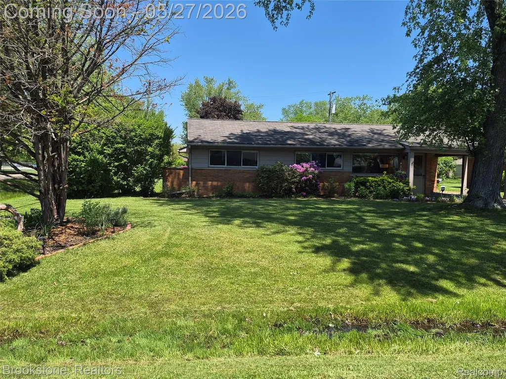 2664 Penna Drive West Bloomfield Charter Township MI 48324