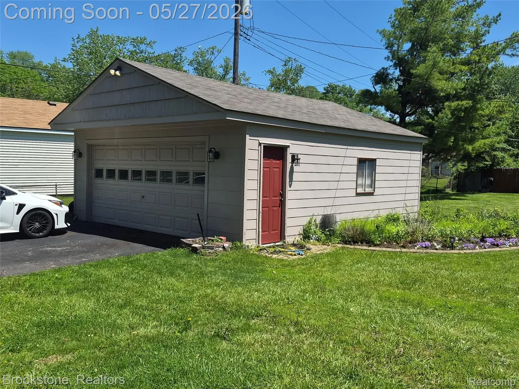 2664 Penna Drive West Bloomfield Charter Township MI 48324