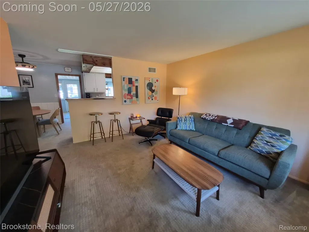 2664 Penna Drive West Bloomfield Charter Township MI 48324