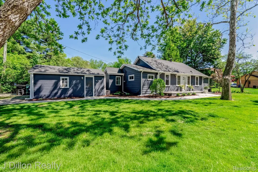 11320 Eastside Drive Plymouth Charter Township MI 48170