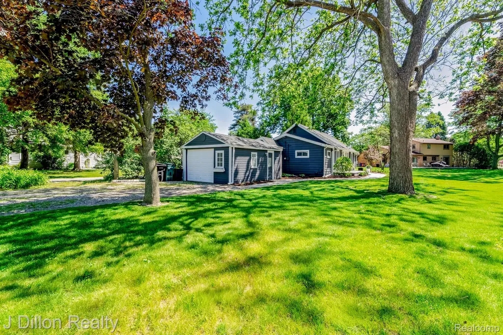 11320 Eastside Drive Plymouth Charter Township MI 48170