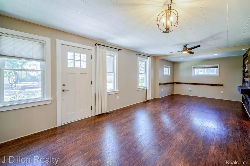 11320 Eastside Drive Plymouth Charter Township MI 48170