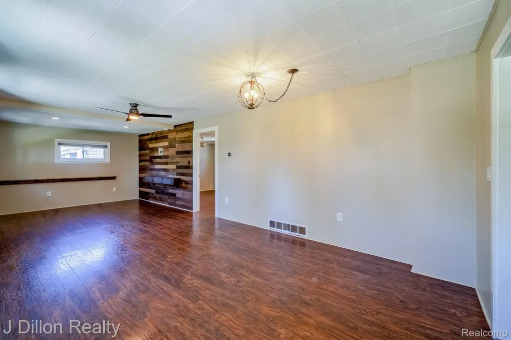 11320 Eastside Drive Plymouth Charter Township MI 48170
