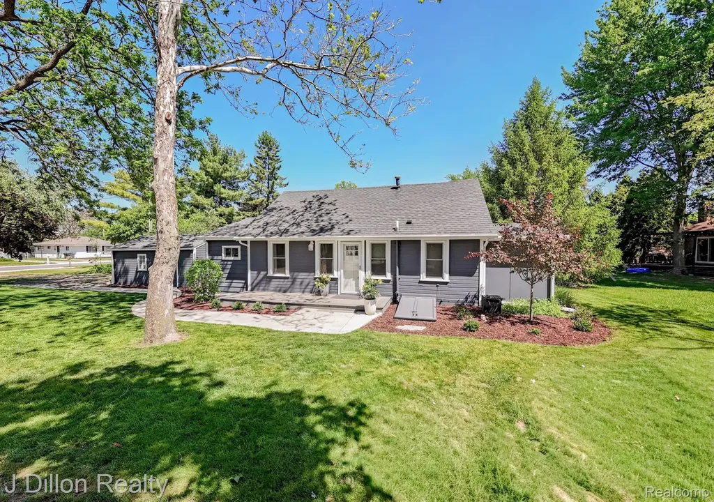 11320 Eastside Drive Plymouth Charter Township MI 48170