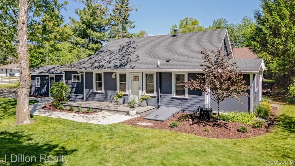 11320 Eastside Drive Plymouth Charter Township MI 48170