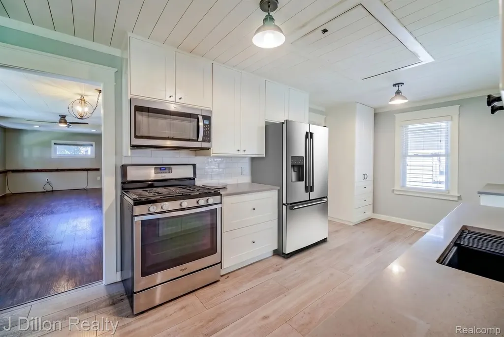 11320 Eastside Drive Plymouth Charter Township MI 48170