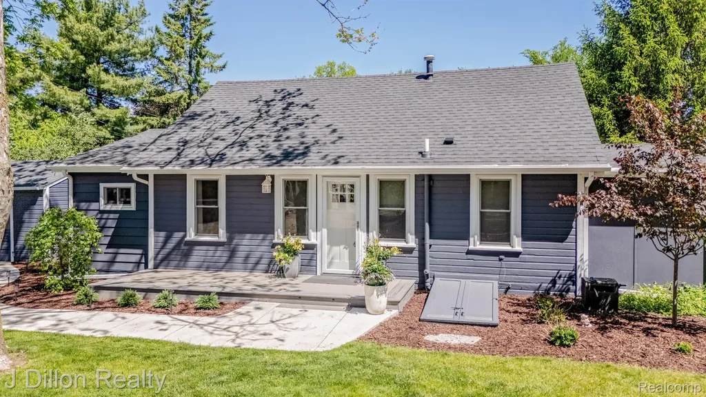 11320 Eastside Drive Plymouth Charter Township MI 48170