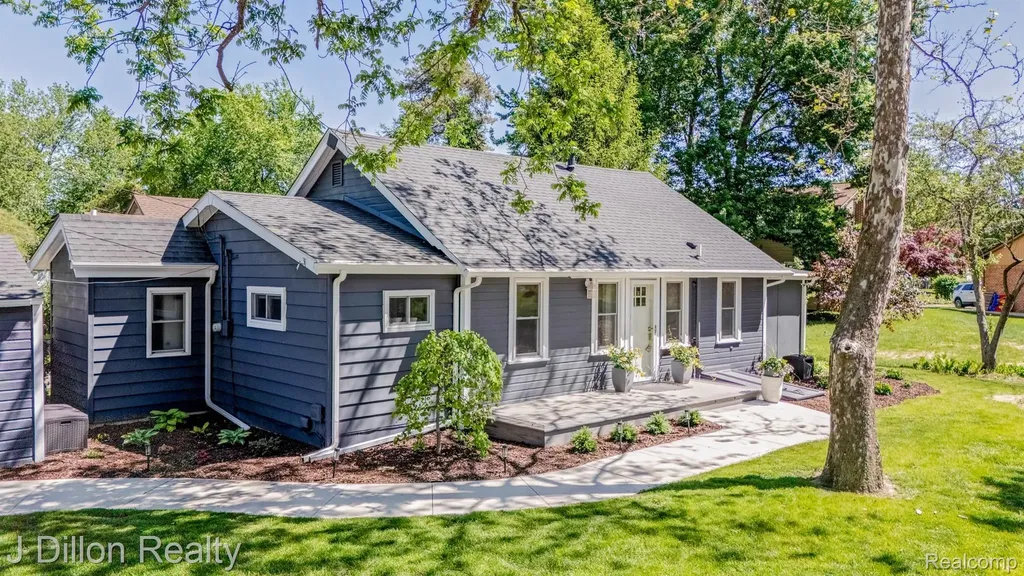 11320 Eastside Drive Plymouth Charter Township MI 48170