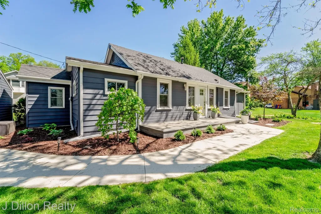 11320 Eastside Drive Plymouth Charter Township MI 48170