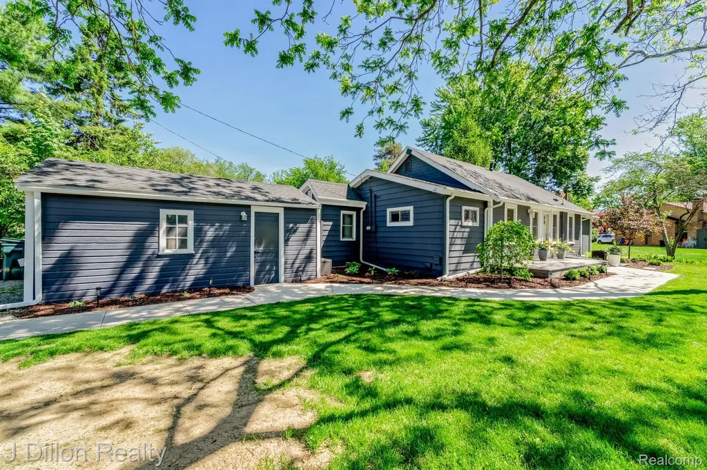 11320 Eastside Drive Plymouth Charter Township MI 48170