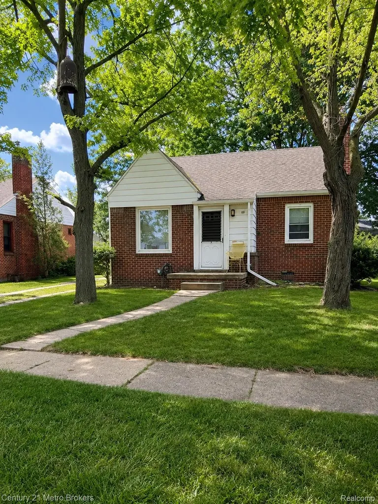 2208 Windemere Avenue Flint City MI 48503