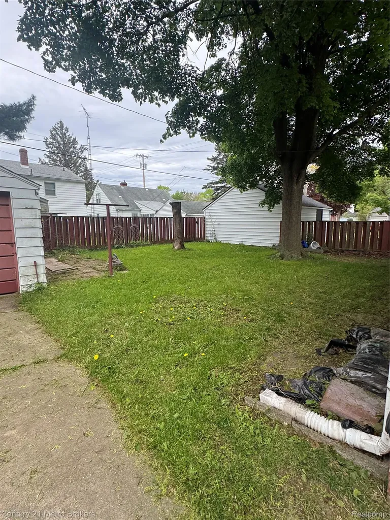 2208 Windemere Avenue Flint City MI 48503