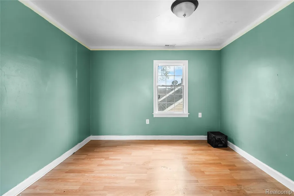 6886 Grandville Avenue Detroit City MI 48228