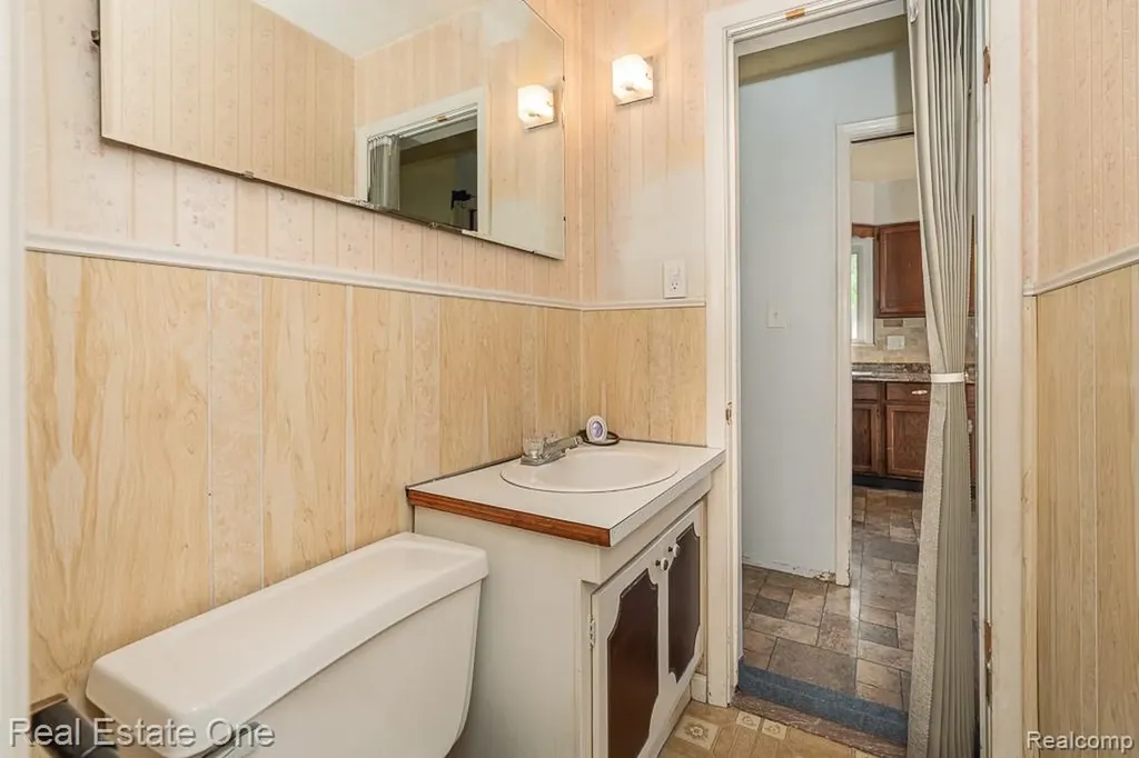 22471 Remick Drive Clinton Charter Township MI 48036