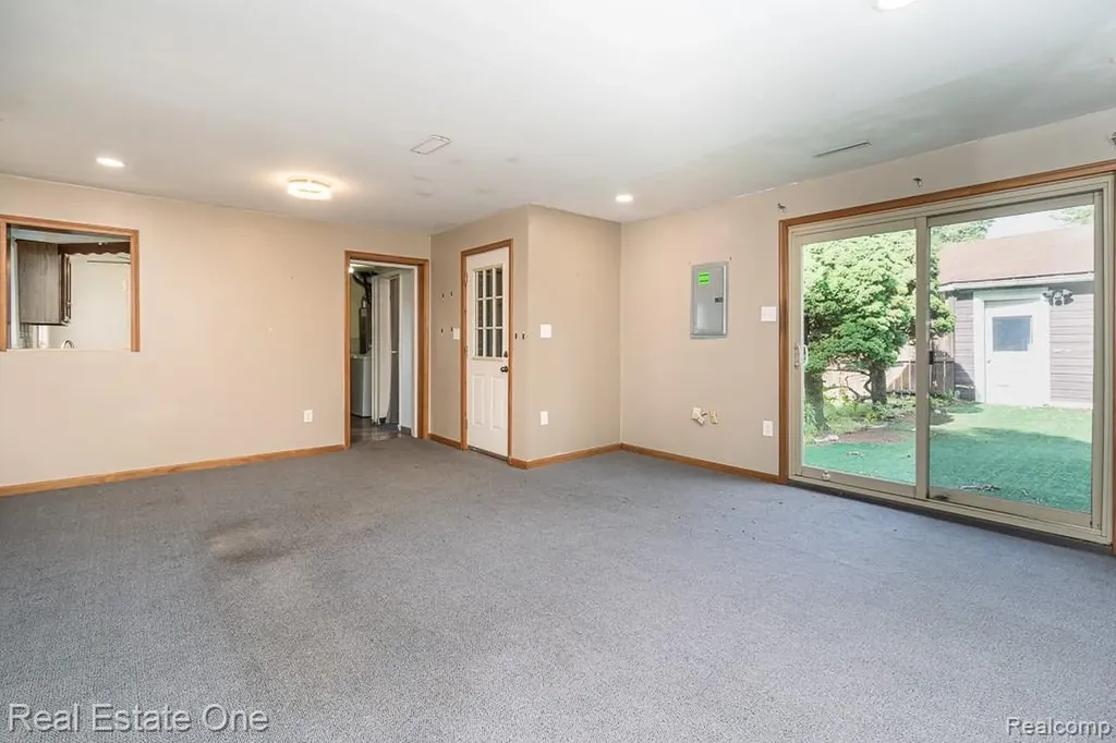 22471 Remick Drive Clinton Charter Township MI 48036