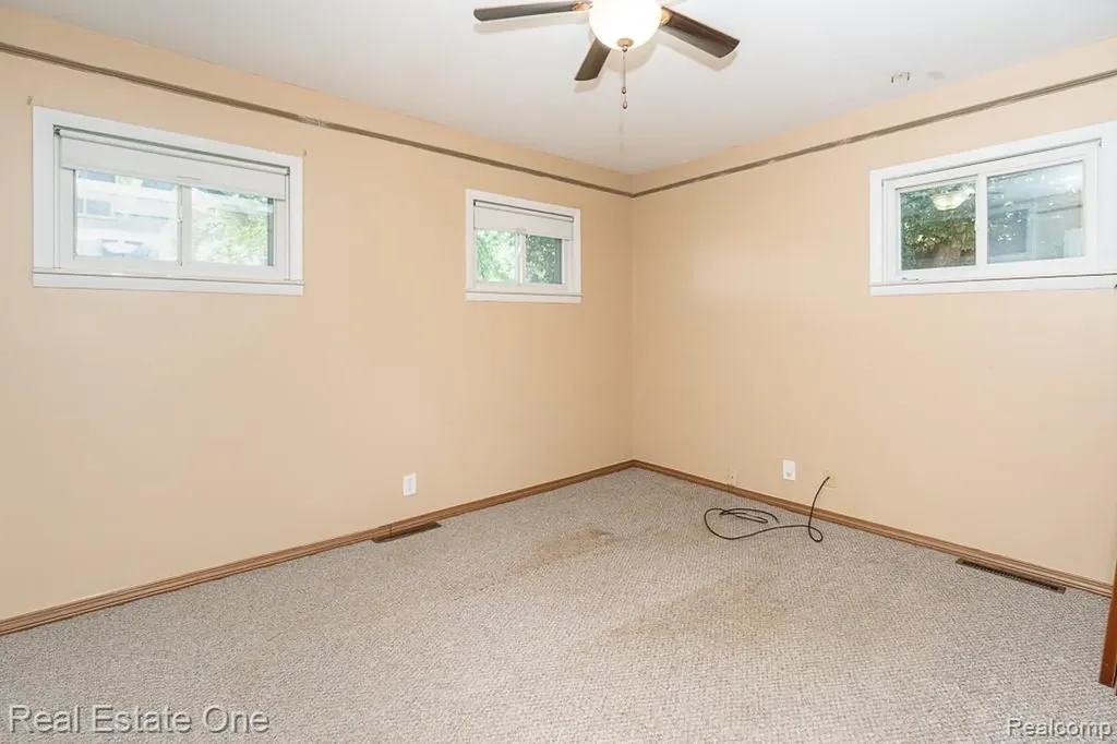 22471 Remick Drive Clinton Charter Township MI 48036