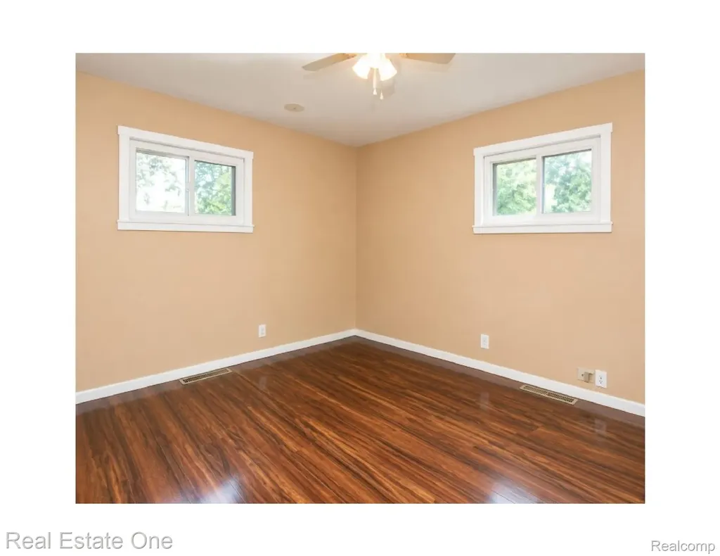 22471 Remick Drive Clinton Charter Township MI 48036