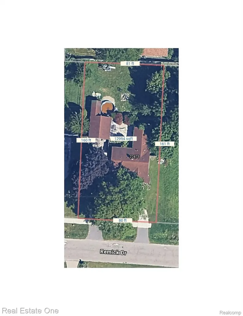 22471 Remick Drive Clinton Charter Township MI 48036