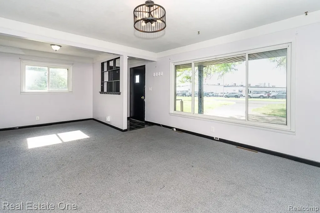 22471 Remick Drive Clinton Charter Township MI 48036