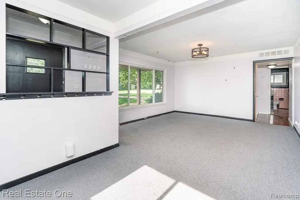 22471 Remick Drive Clinton Charter Township MI 48036
