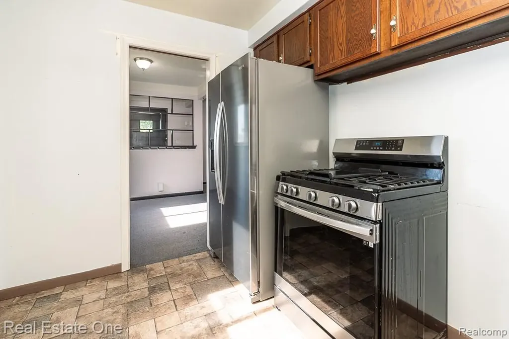 22471 Remick Drive Clinton Charter Township MI 48036