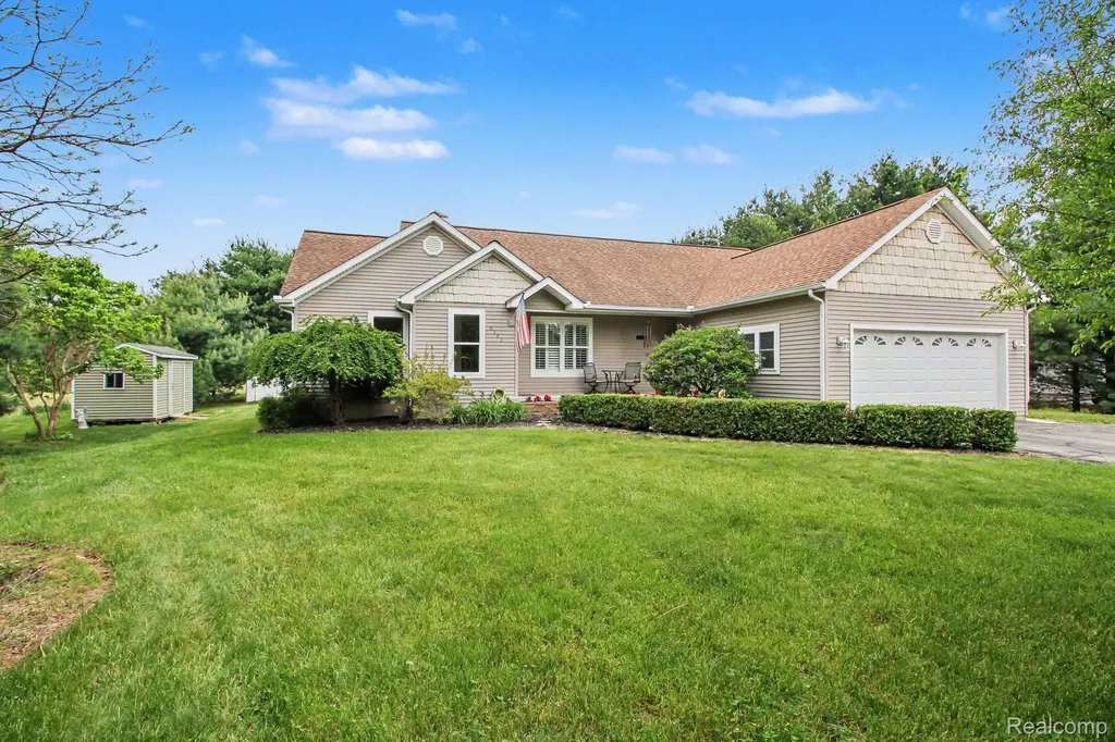 5183 Owosso Road Handy Township MI 48836