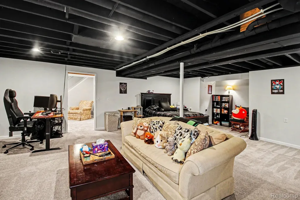 5183 Owosso Road Handy Township MI 48836