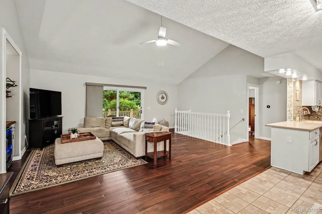5183 Owosso Road Handy Township MI 48836