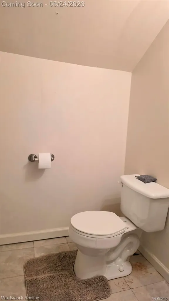 24321 Kipling Street Oak Park City MI 48237