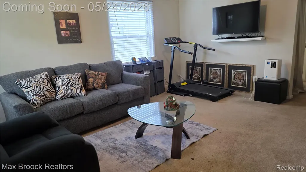 24321 Kipling Street Oak Park City MI 48237