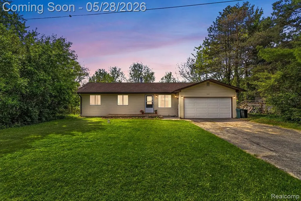 233 Peninsula Lake Drive Highland Charter Township MI 48357