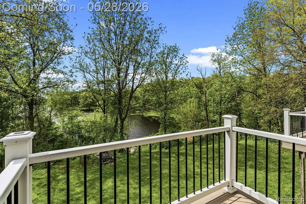 233 Peninsula Lake Drive Highland Charter Township MI 48357