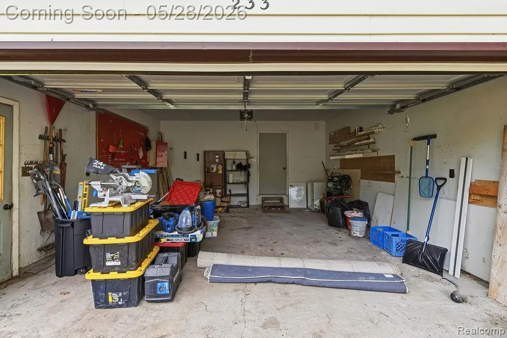 233 Peninsula Lake Drive Highland Charter Township MI 48357