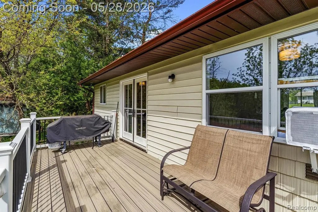 233 Peninsula Lake Drive Highland Charter Township MI 48357