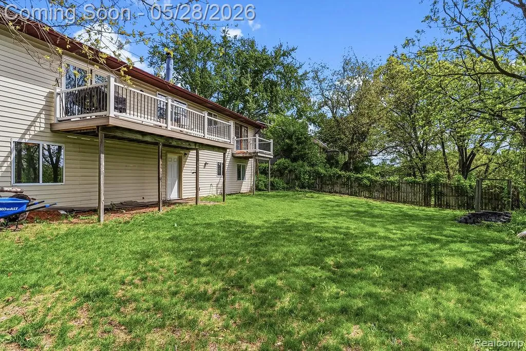 233 Peninsula Lake Drive Highland Charter Township MI 48357