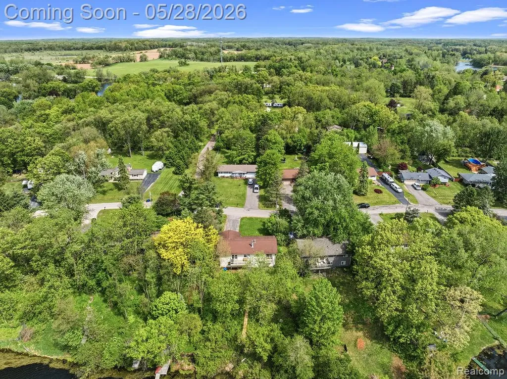 233 Peninsula Lake Drive Highland Charter Township MI 48357