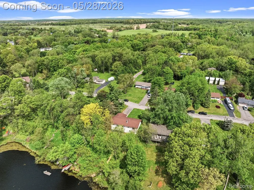 233 Peninsula Lake Drive Highland Charter Township MI 48357