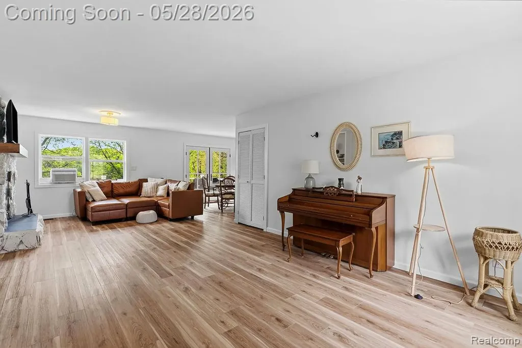 233 Peninsula Lake Drive Highland Charter Township MI 48357