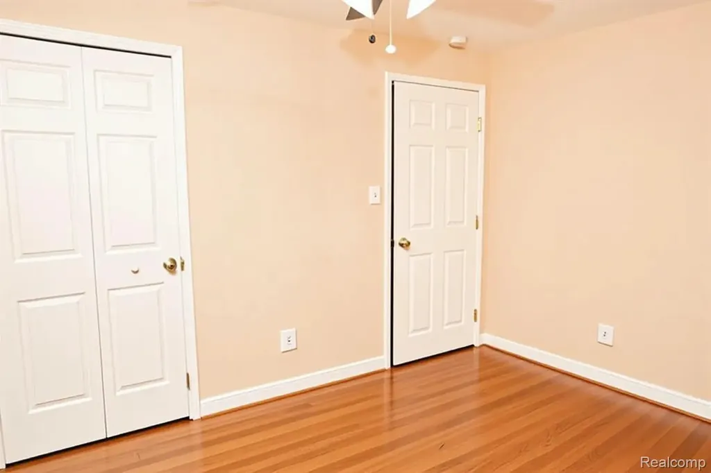 30422 Leroy Street Romulus City MI 48174