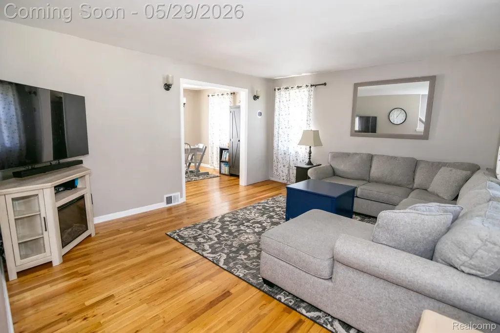 3757 Cone Avenue Rochester Hills City MI 48309