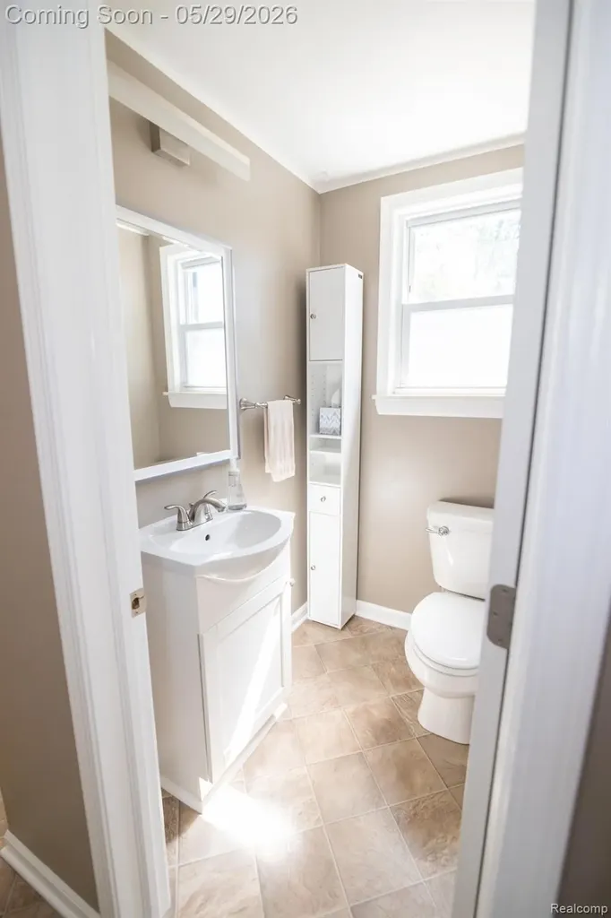 3757 Cone Avenue Rochester Hills City MI 48309