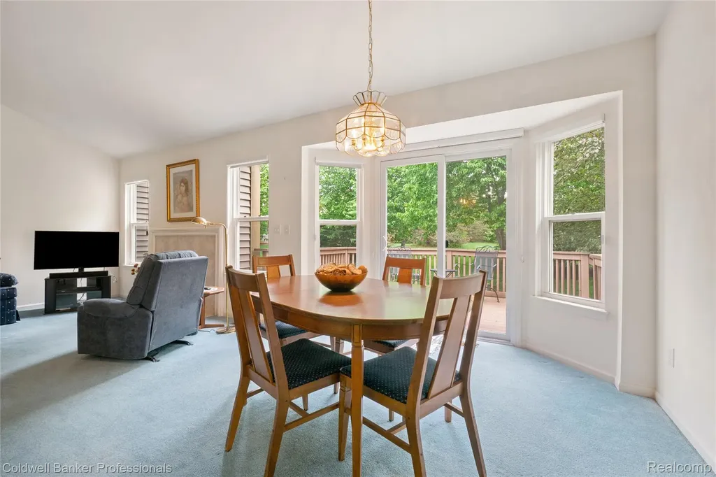 8178 Springdale Drive White Lake Charter Township MI 48386