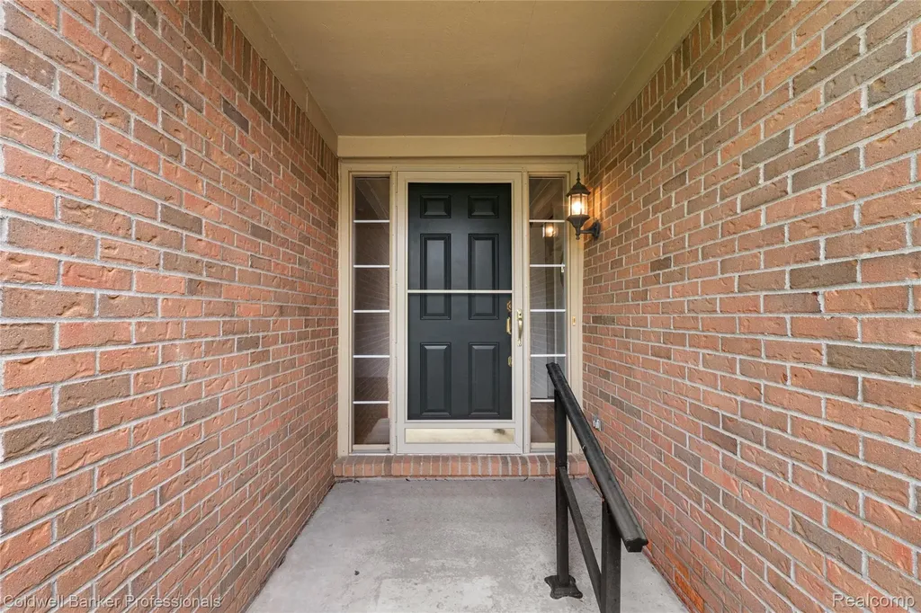 8178 Springdale Drive White Lake Charter Township MI 48386